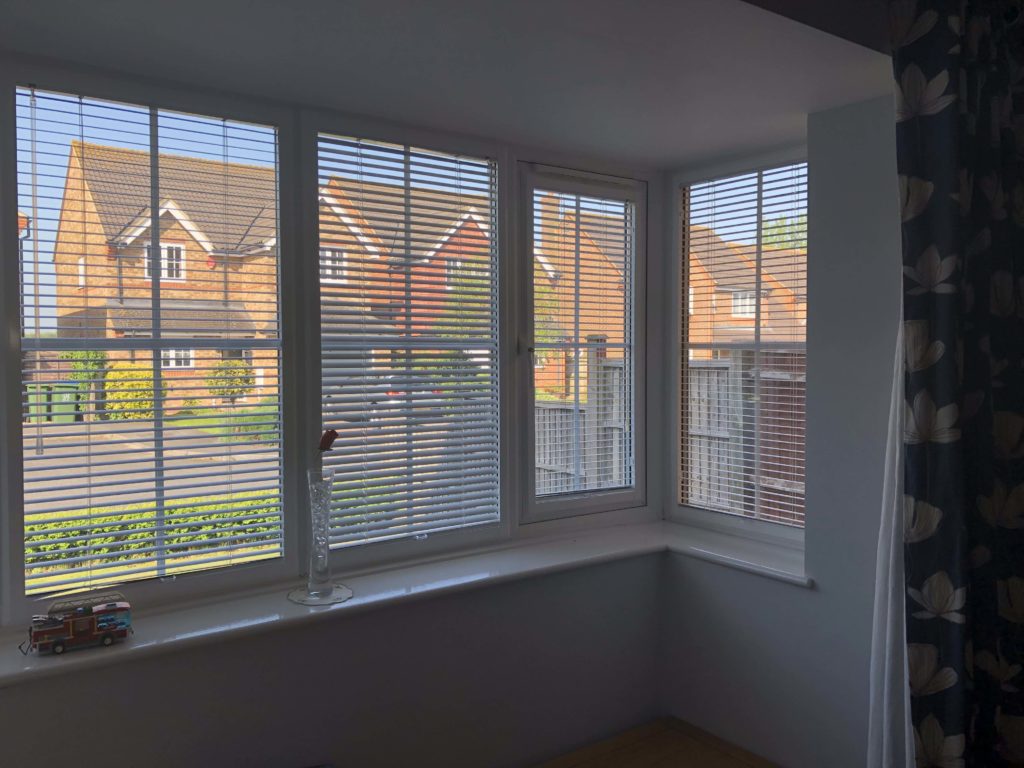 square bay window integrated blinds