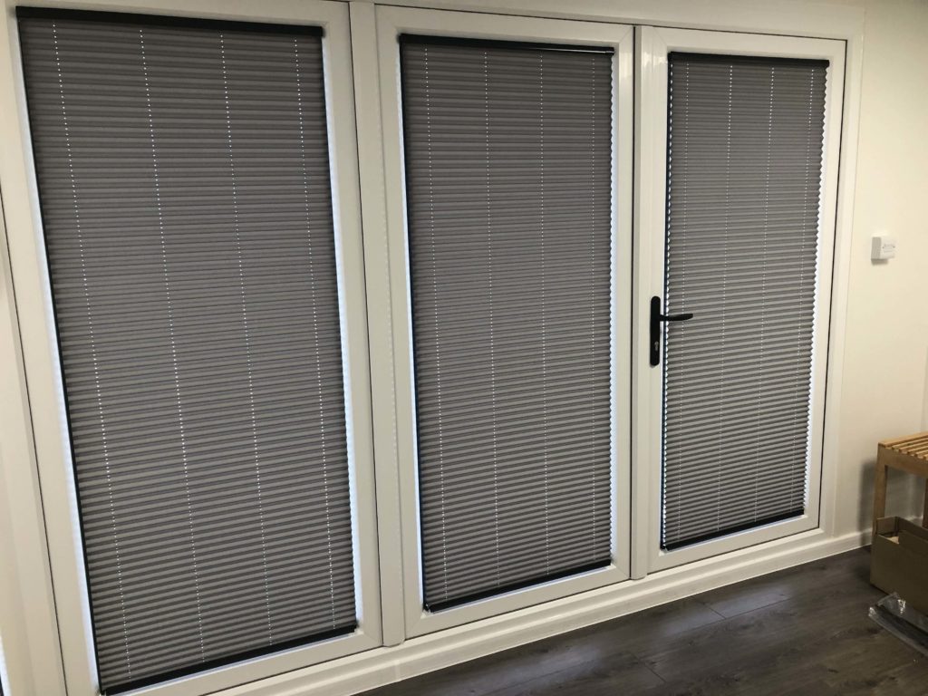 venetian blinds on bifold doors